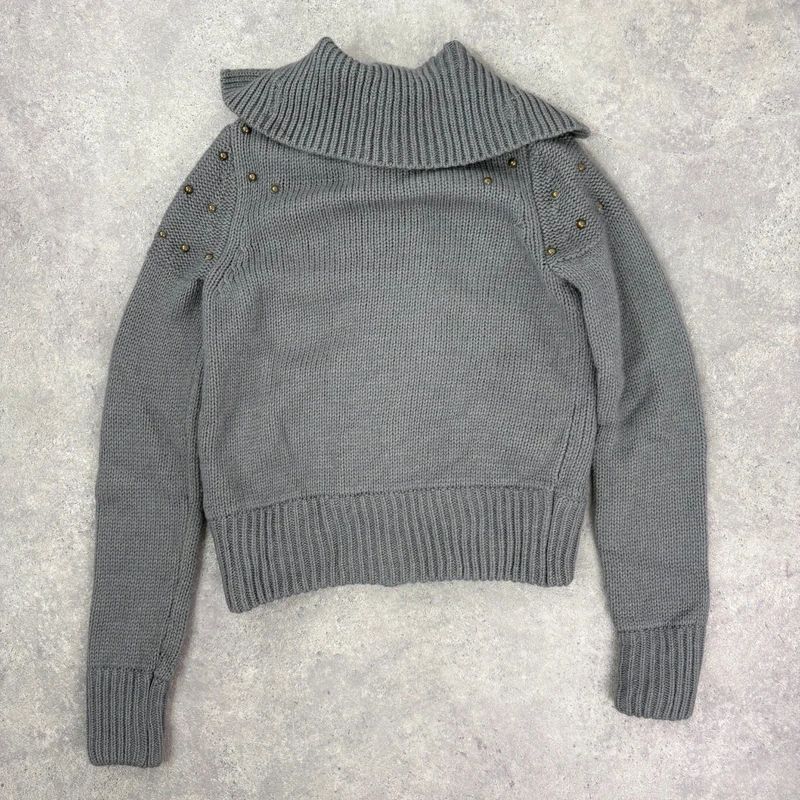 Grey knitted napoleonic cardigan