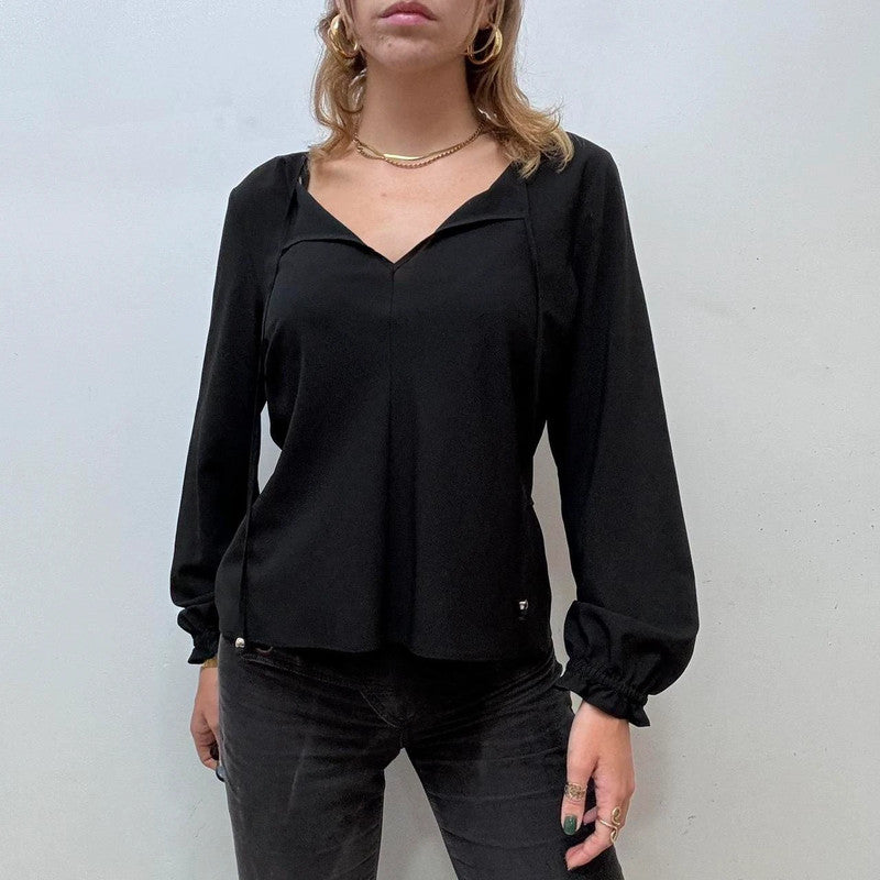 black puff balloon shirt