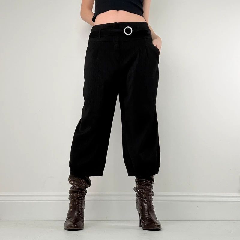 cropped black low rise capri pants