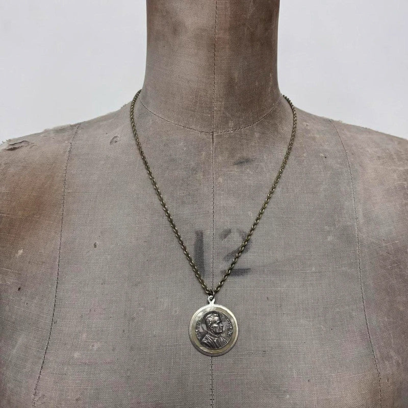 chunky gold chain coin necklace