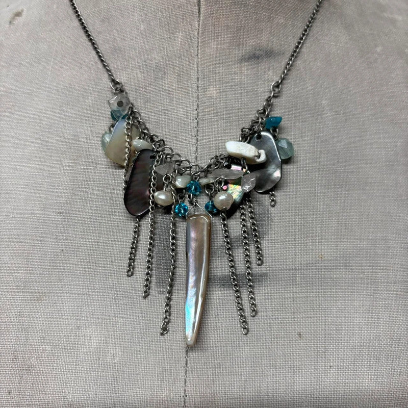 chain drape charm necklace