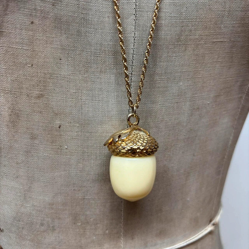 gold chunky charm necklace