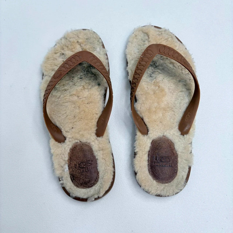 sheepskin leather UGGS flipflops