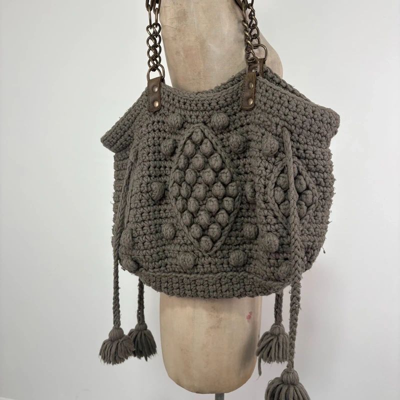 knitted slouchy shoulder bag