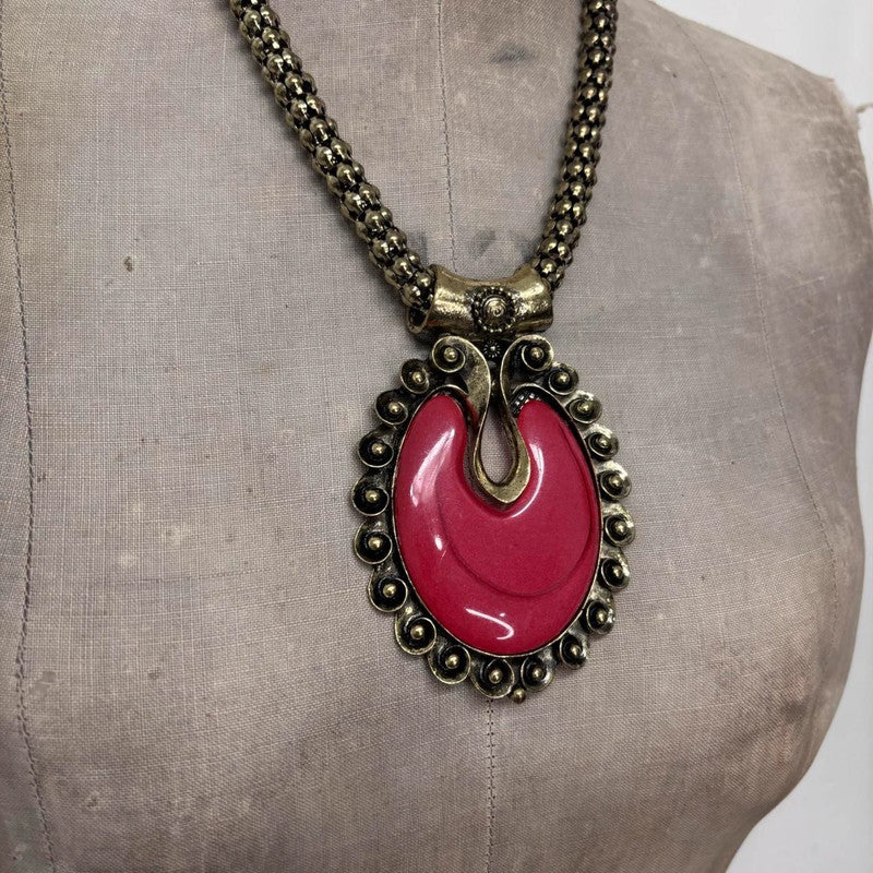 chunky oversized gold necklace
