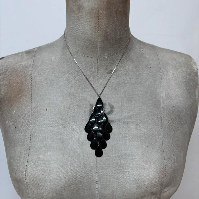 metal silver necklace