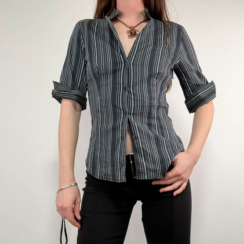 navy pinstripe fitted 3/4 length sleeve shirt