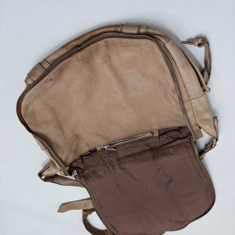 tan leather zip city bag