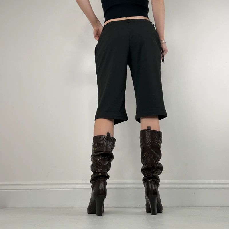 Black cropped capri pants